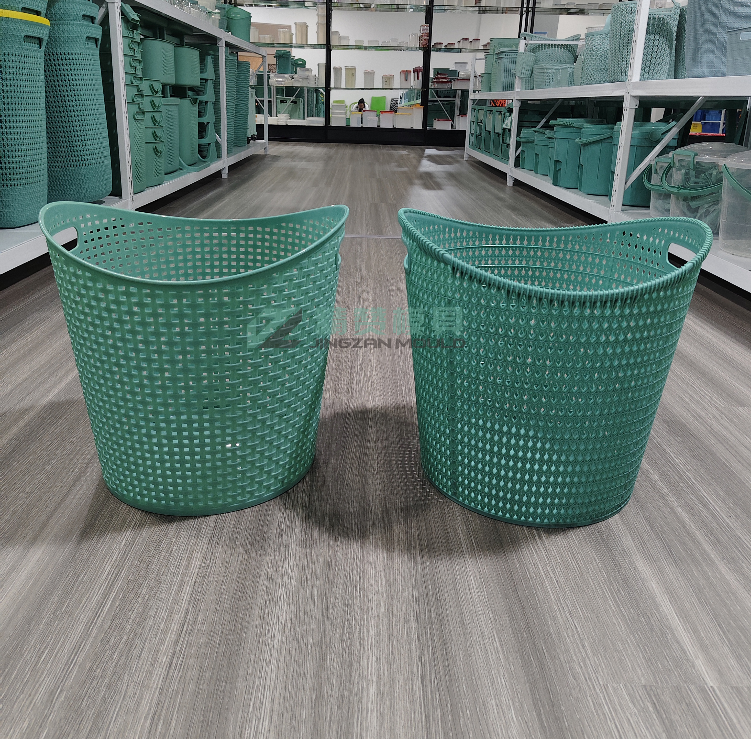 Plastic laundry basket mold