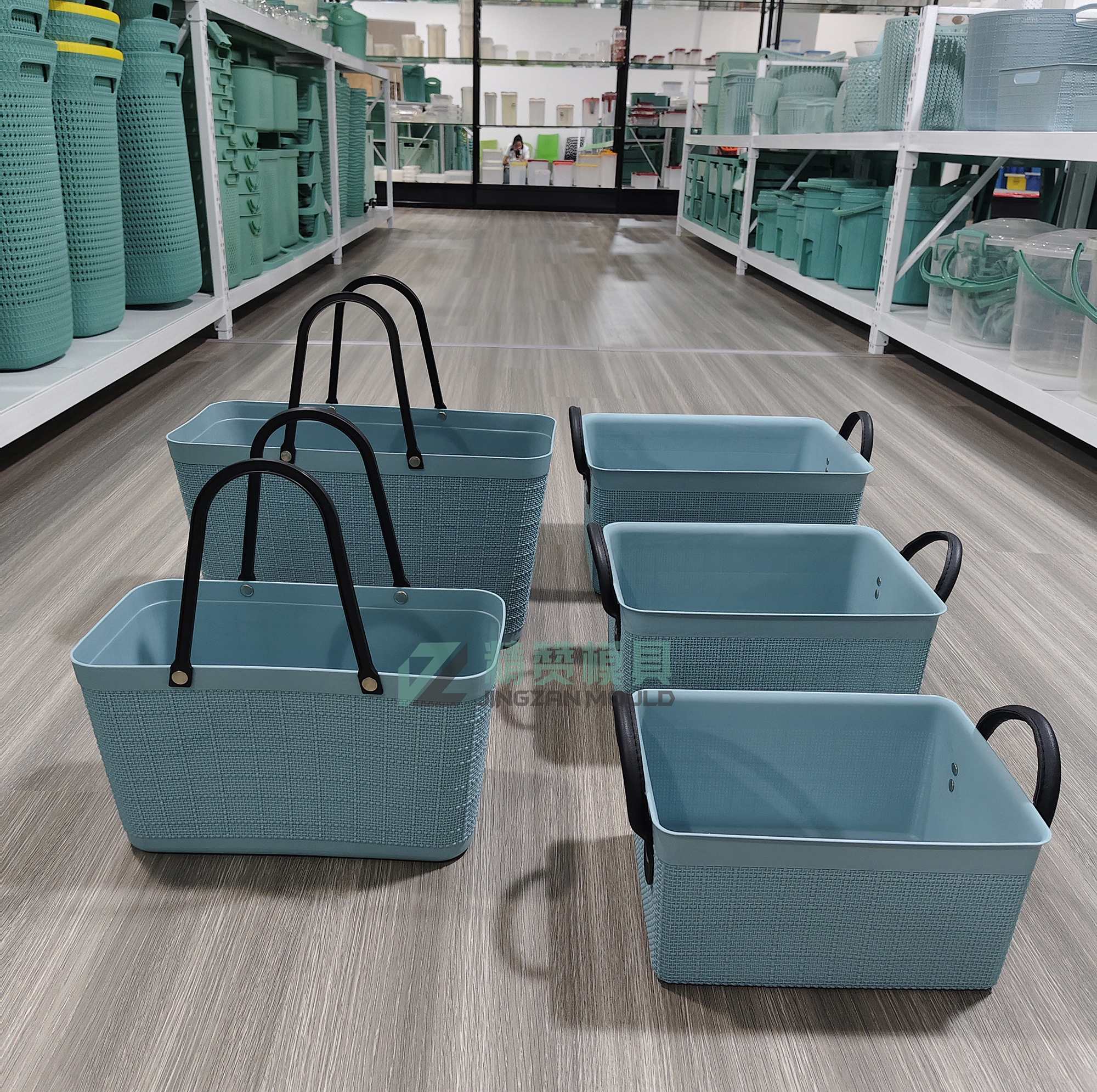Plastic injection soft hand basket mould 