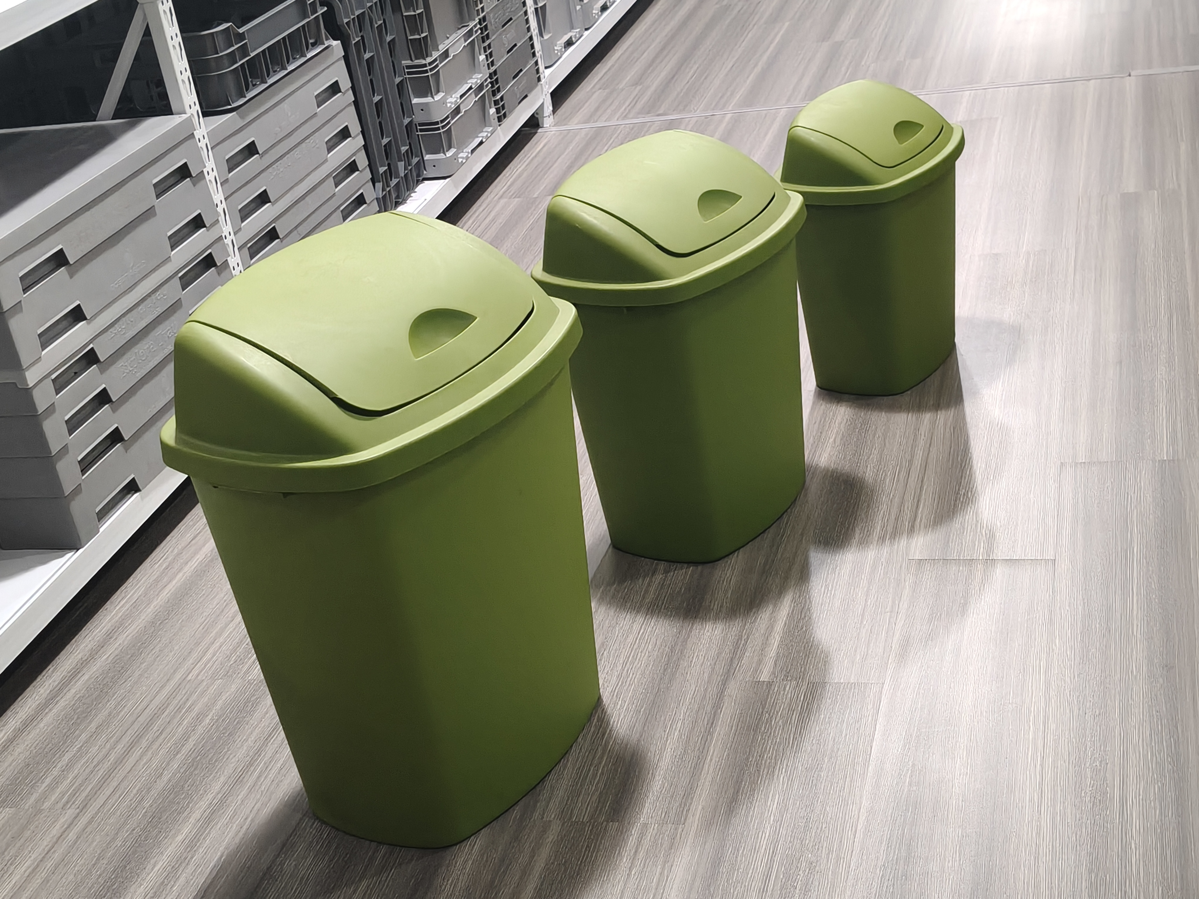 Different size plastic injection trash can mould 