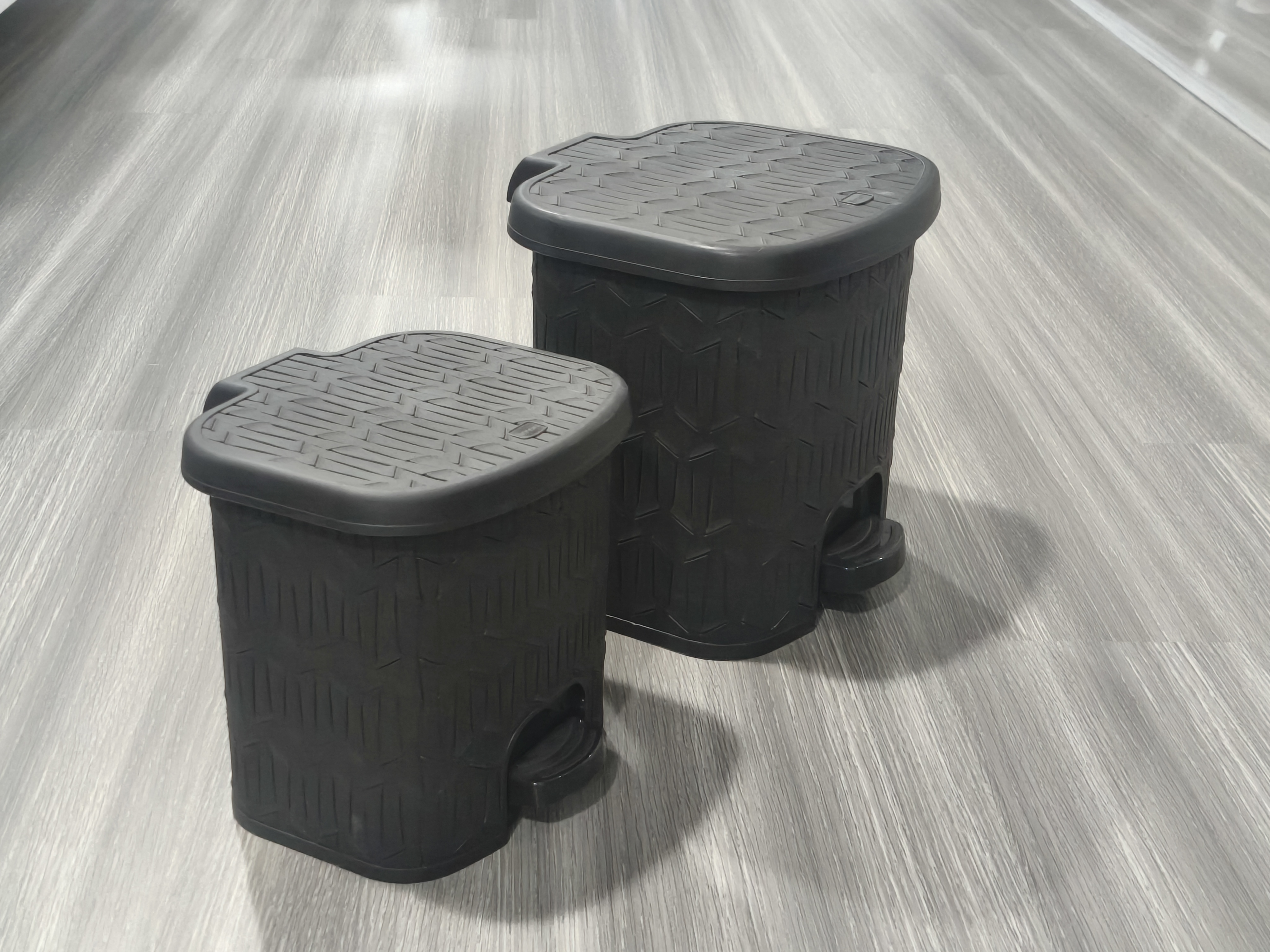 Plastic injection bamboo pattern trash can mould