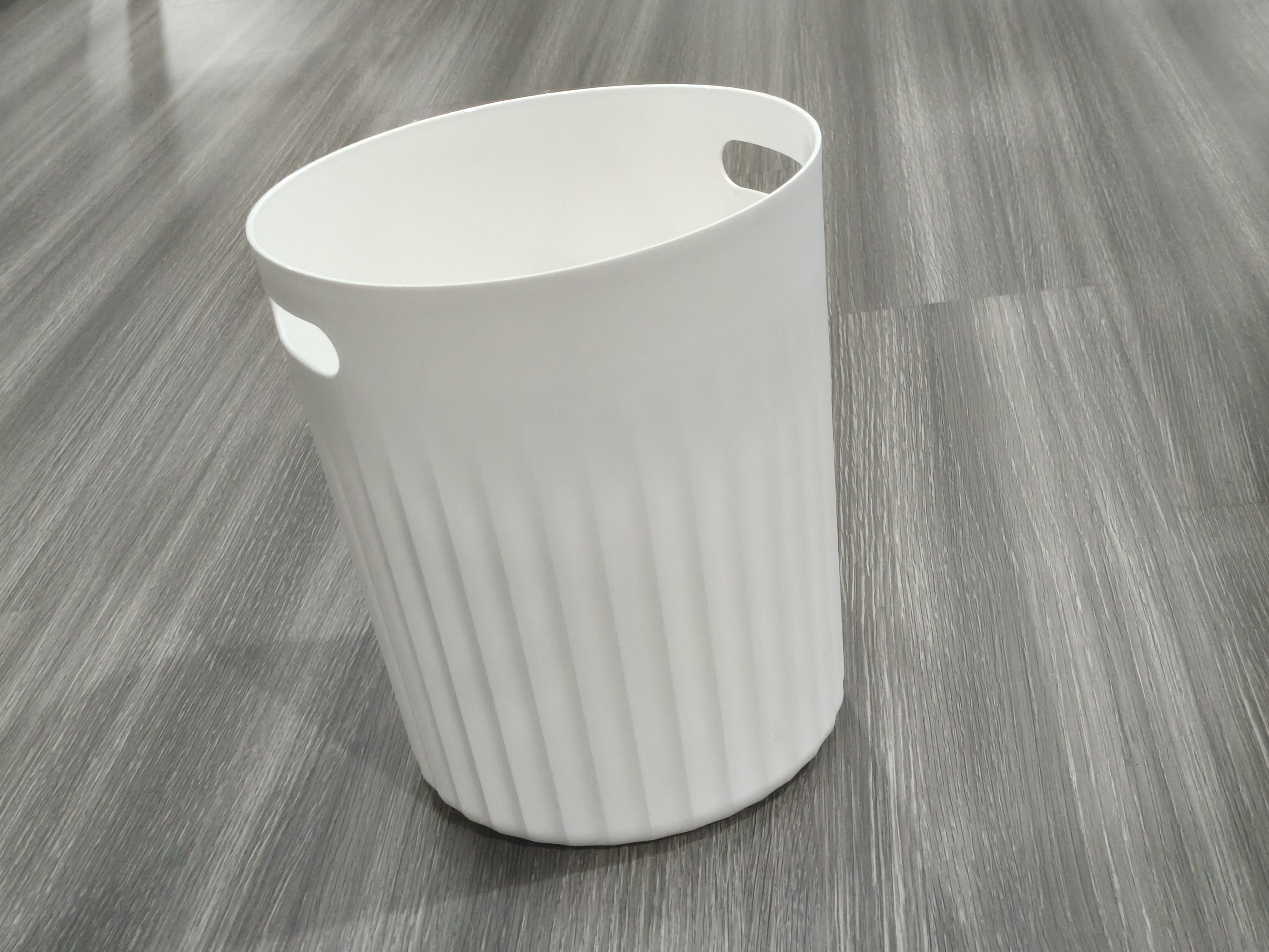 Plastic beautiful pattern trash can mould