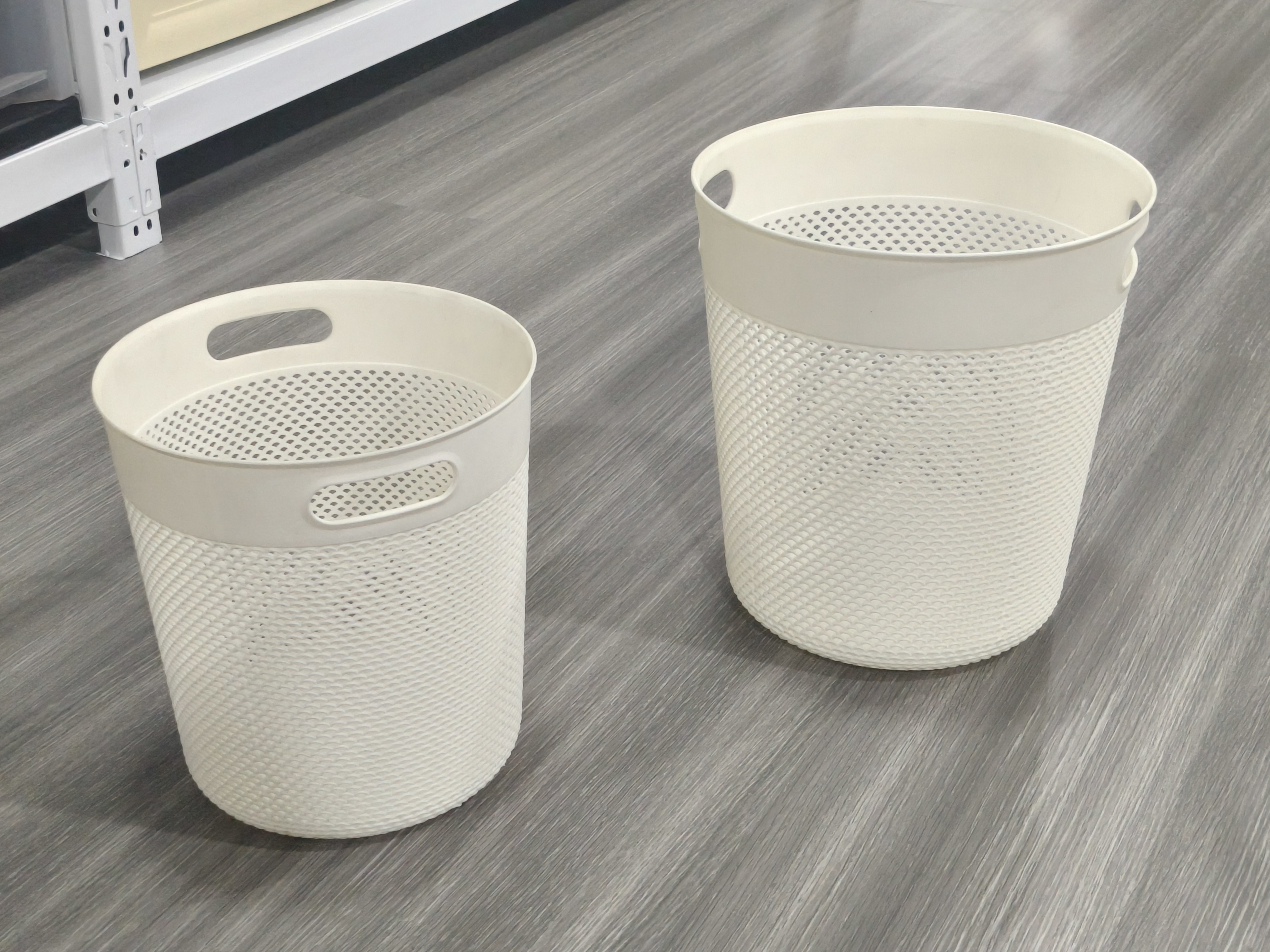 Plastic round trash can mold
