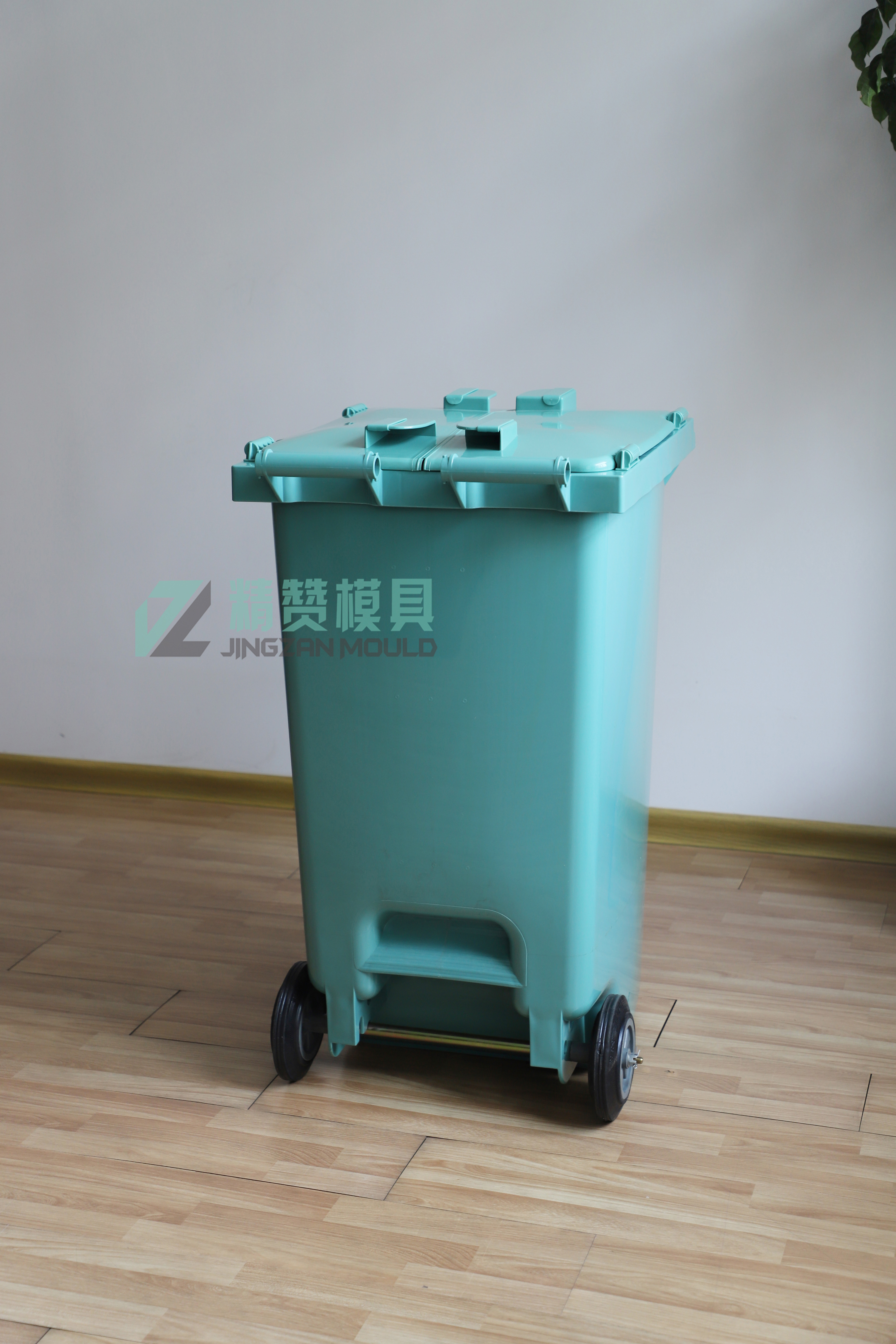 240L plastic injection large bin /industrial bin mould 