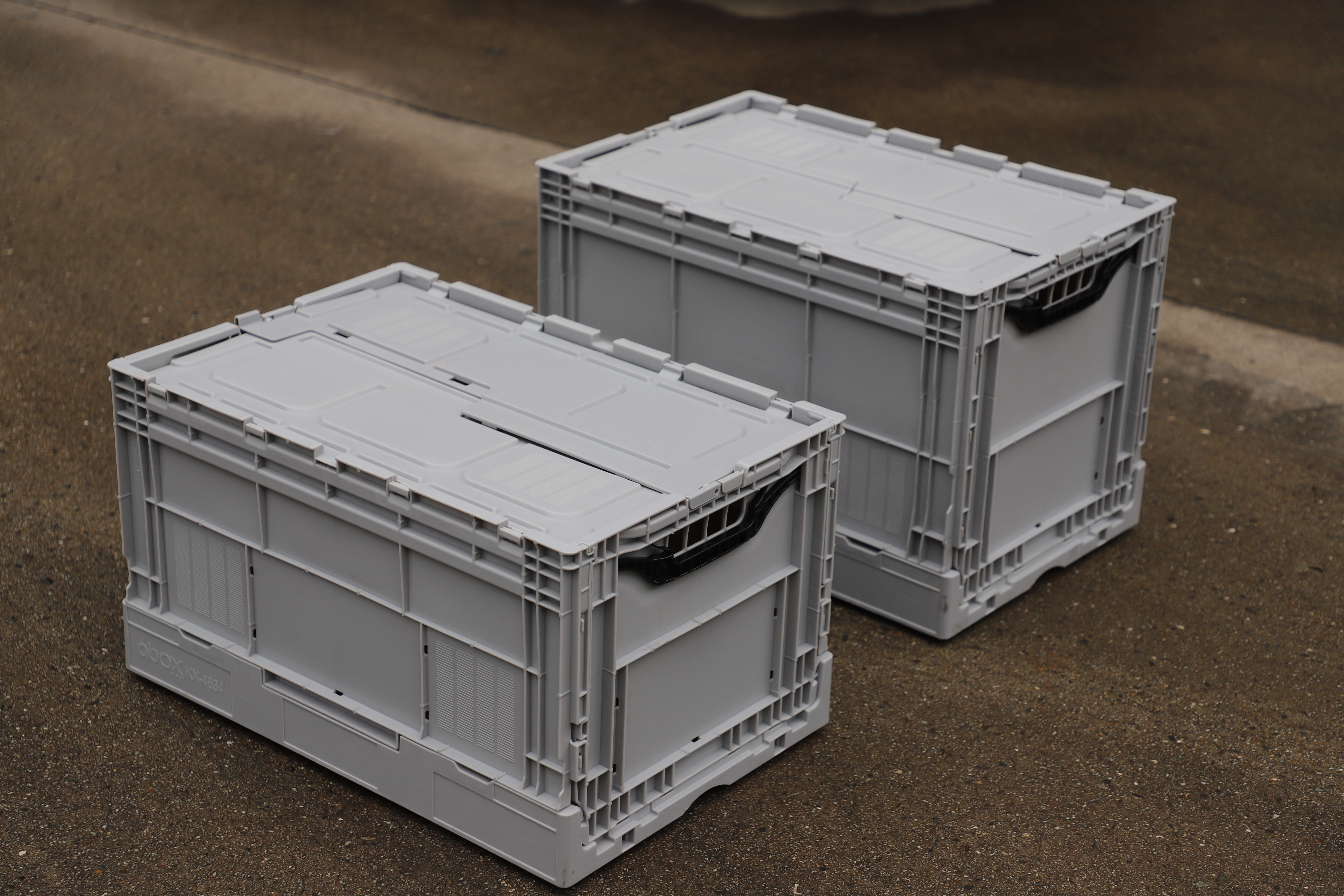 Plastic injection foldable crate mould 