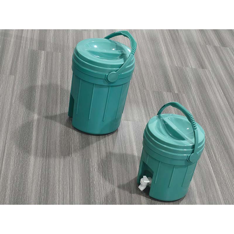 Plastic injection temperature keeper bucket mould