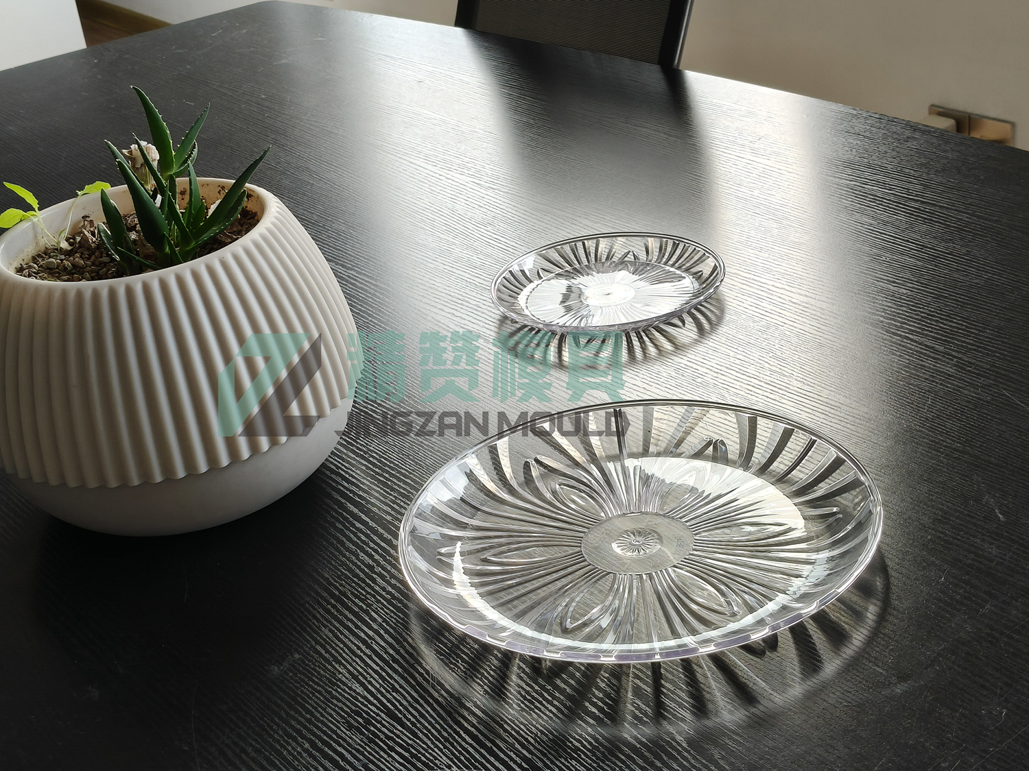 Plastic injection PET plate mould