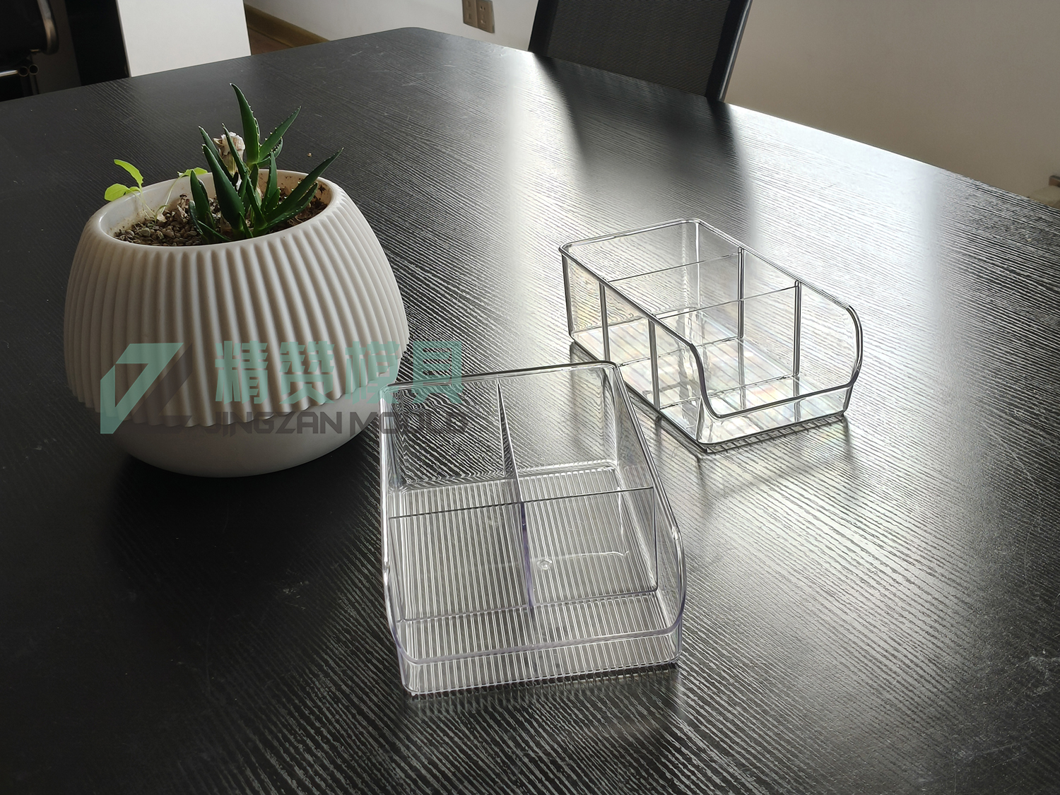 Grid storage box mould