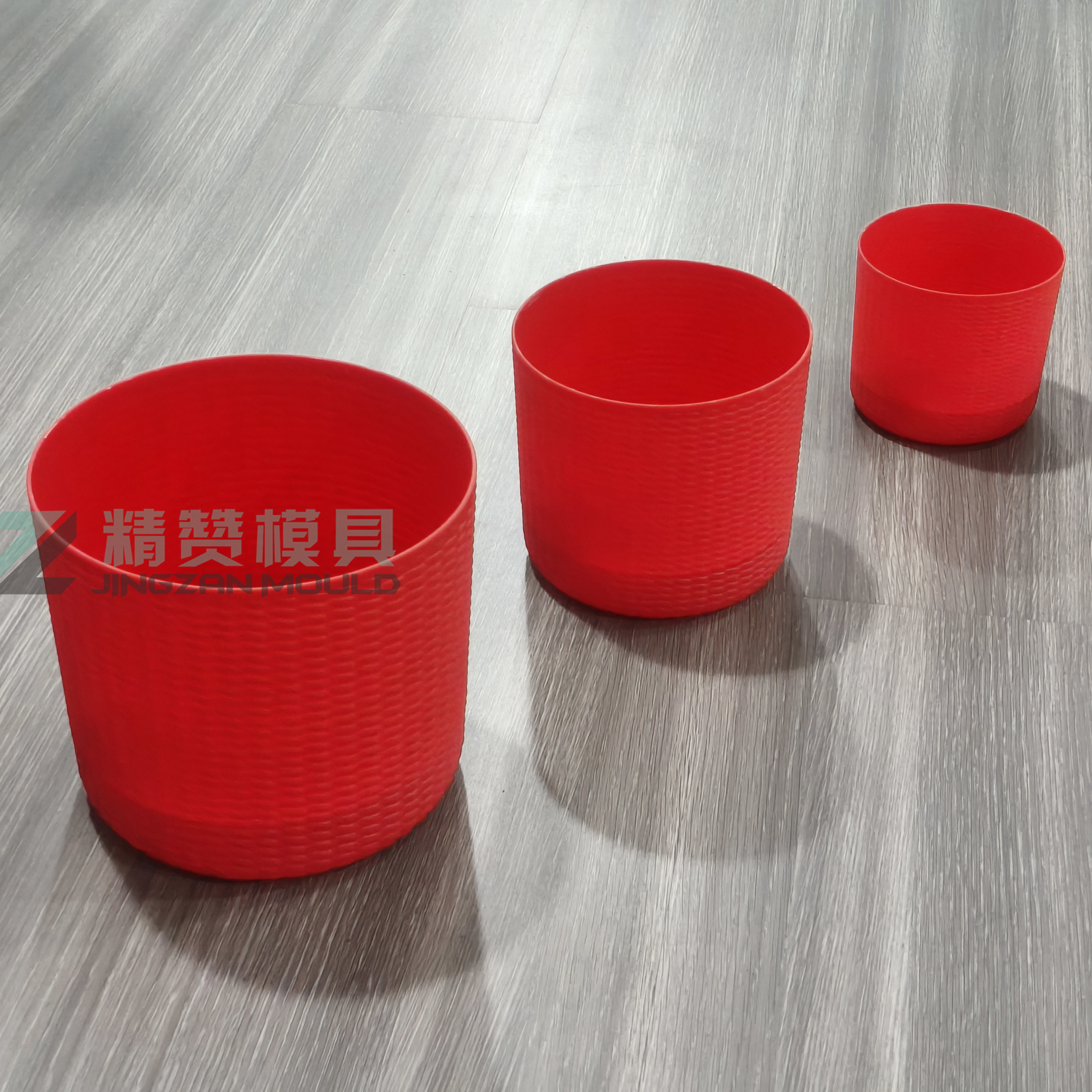 Two parts plastic flower pot mold 